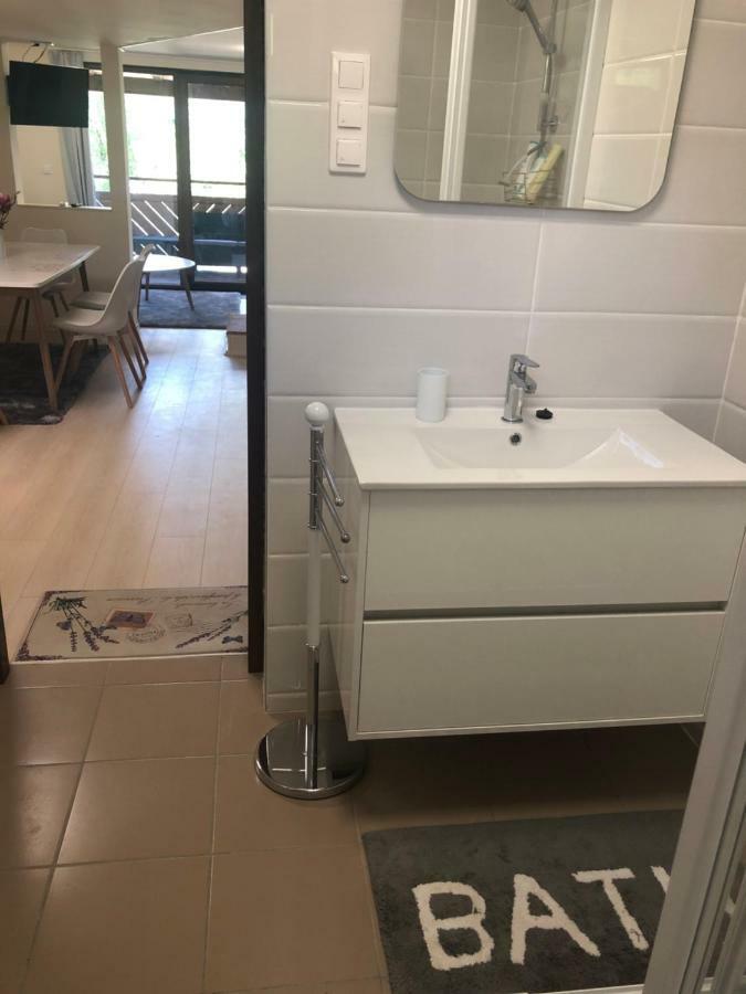 Beachfront Studio Apartman Aparthotel Balatonfůzfő Exteriör bild