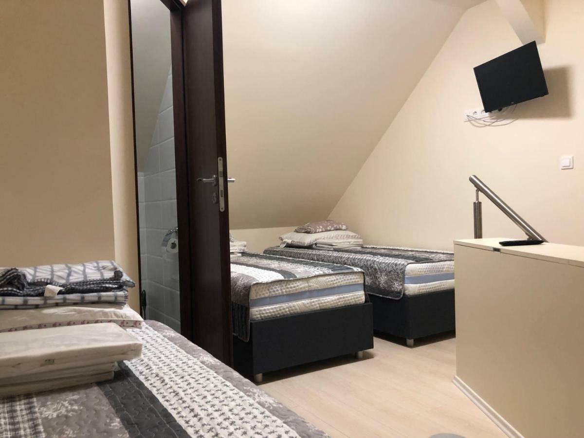 Beachfront Studio Apartman Aparthotel Balatonfůzfő Exteriör bild